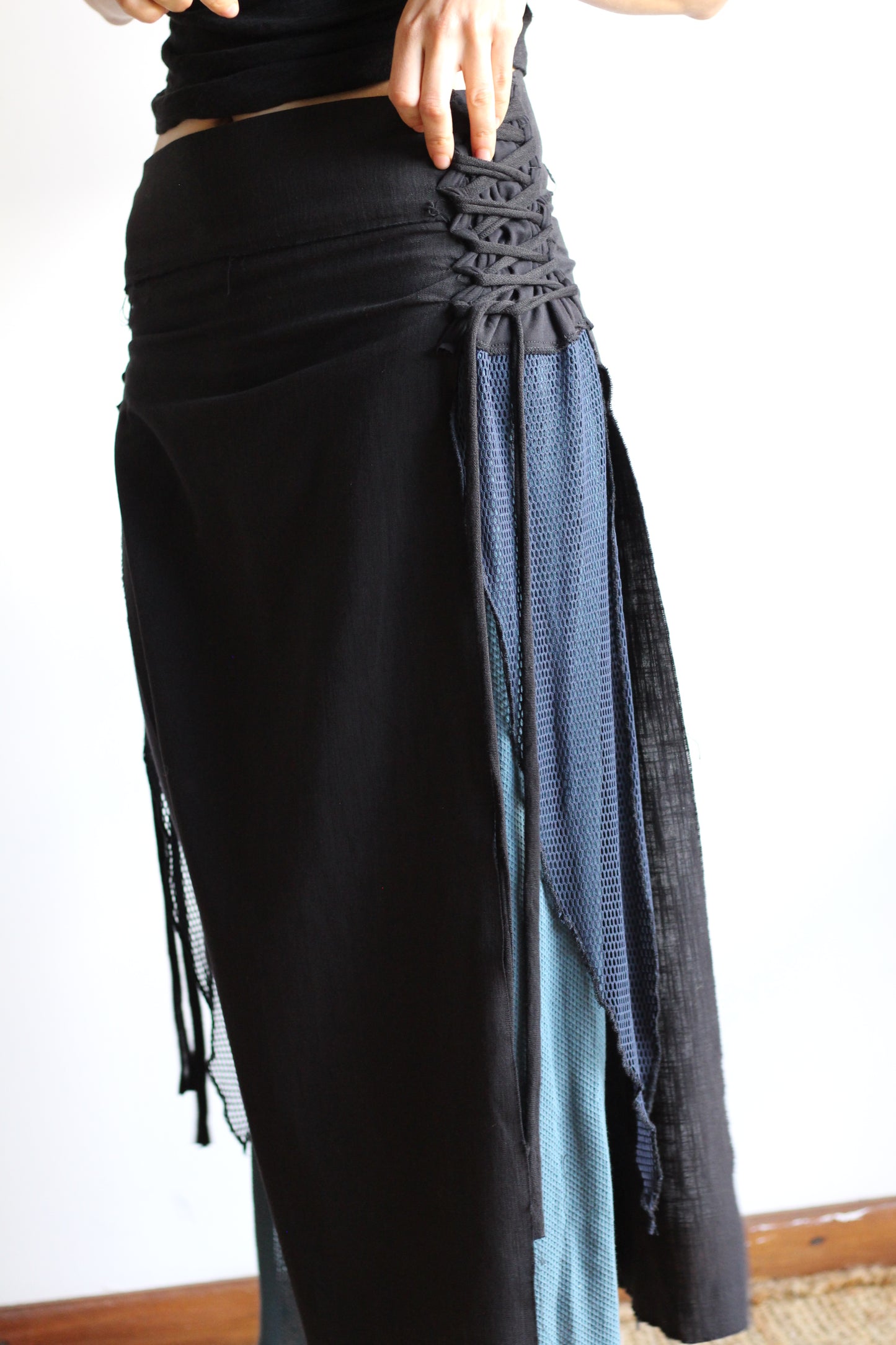 Long Painel Skirt | Black & Blue | S - M