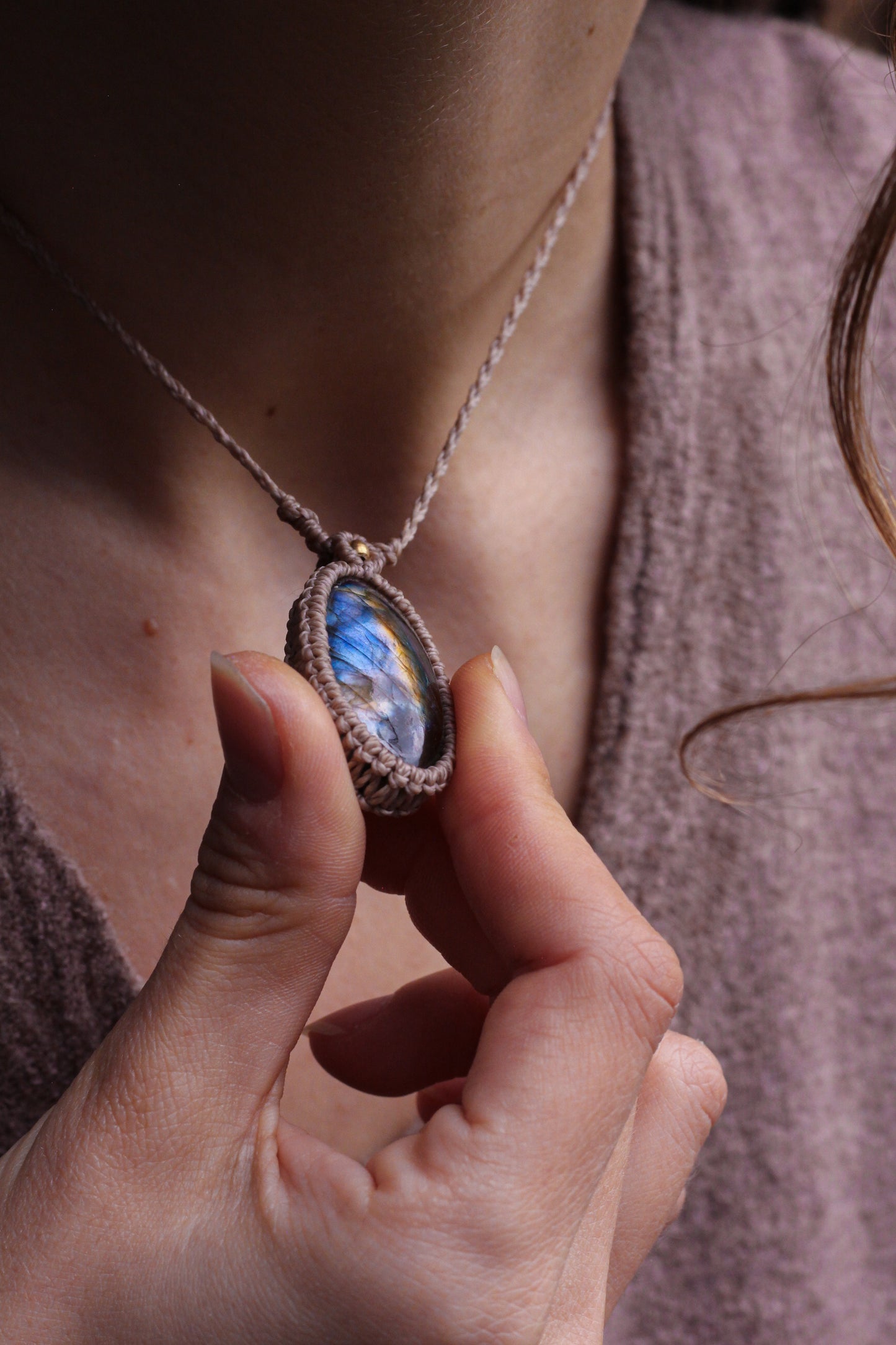 Beige Labradorite pendant