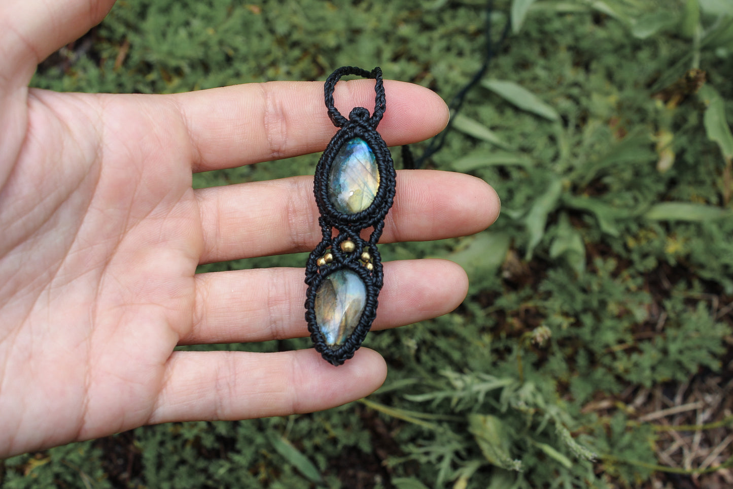 Black labradorite pendant