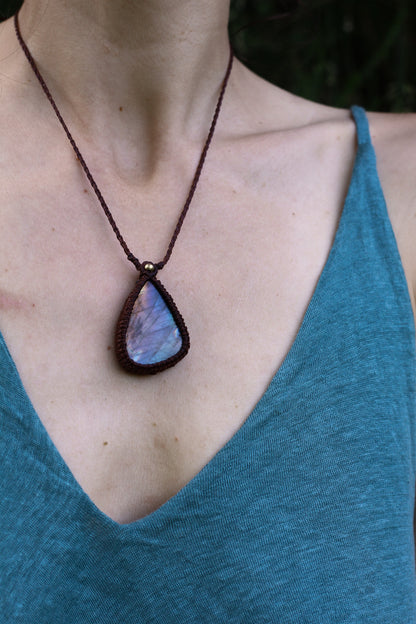 Assymetric pendant | Rainbow labradorite
