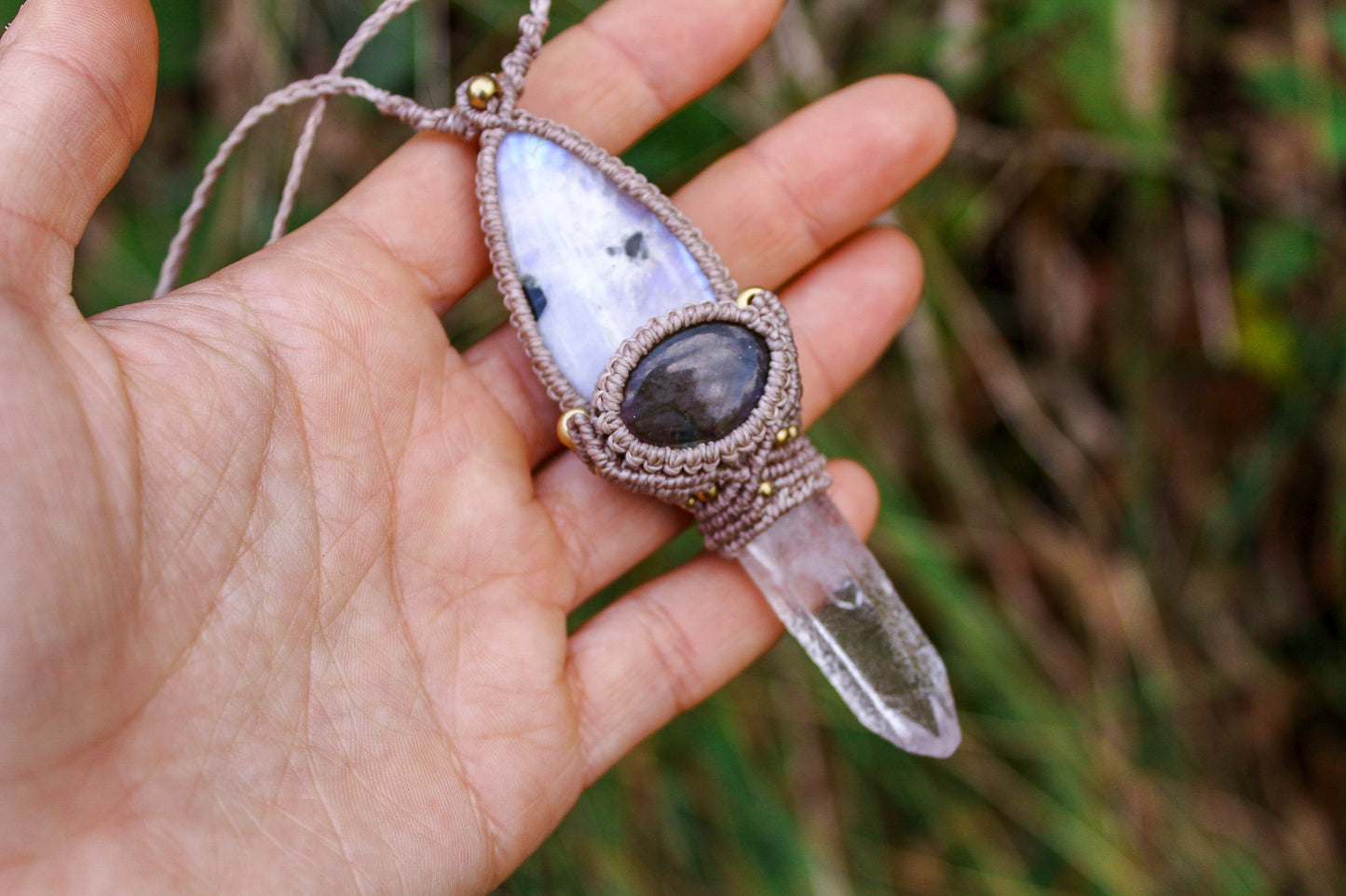 Macrame pendant | Labradorite, Moonstone & Quartz