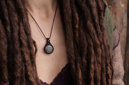 Micro macrame pendant | Labradorite