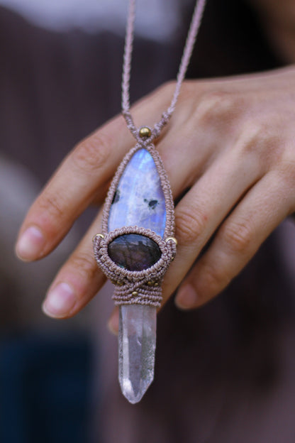 Macrame pendant | Labradorite, Moonstone & Quartz