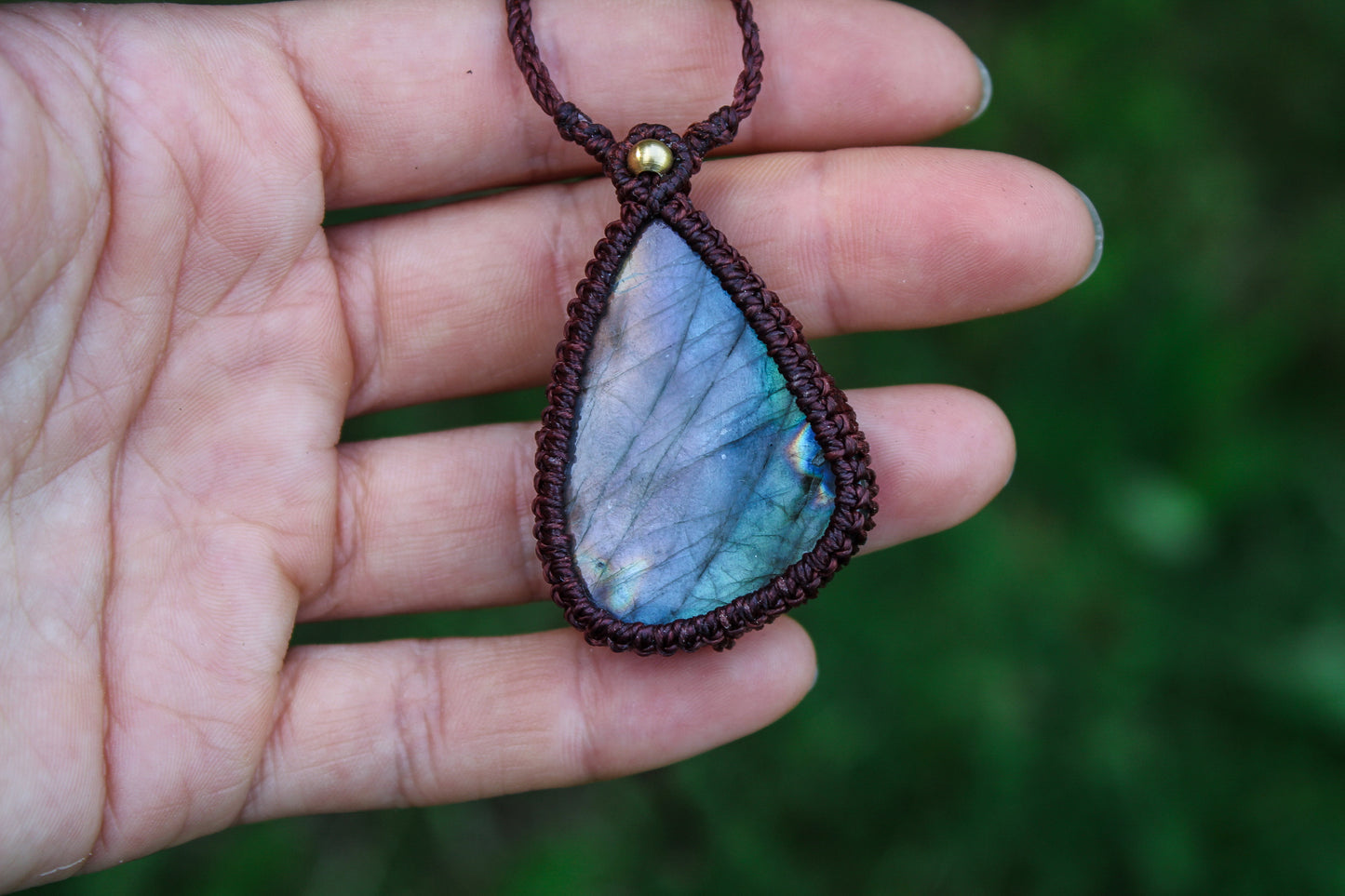 Assymetric pendant | Rainbow labradorite