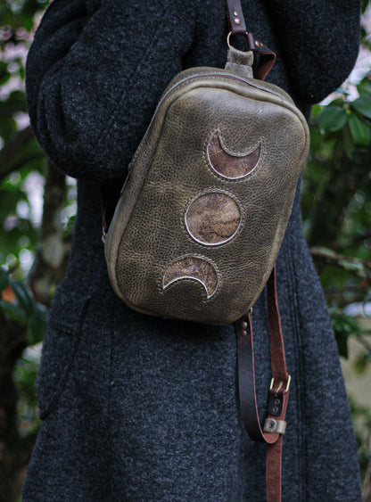 MOON BACKPACK | Green & Brown