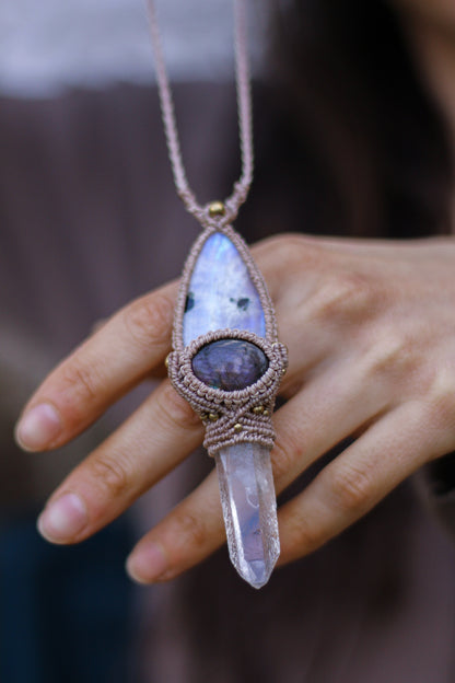 Macrame pendant | Labradorite, Moonstone & Quartz