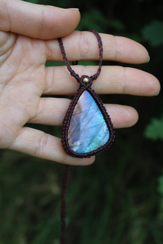 Assymetric pendant | Rainbow labradorite