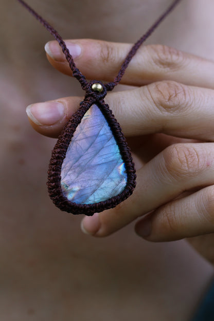 Assymetric pendant | Rainbow labradorite