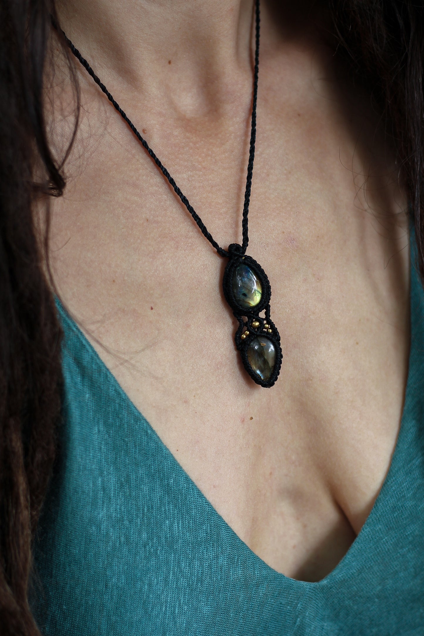 Black labradorite pendant