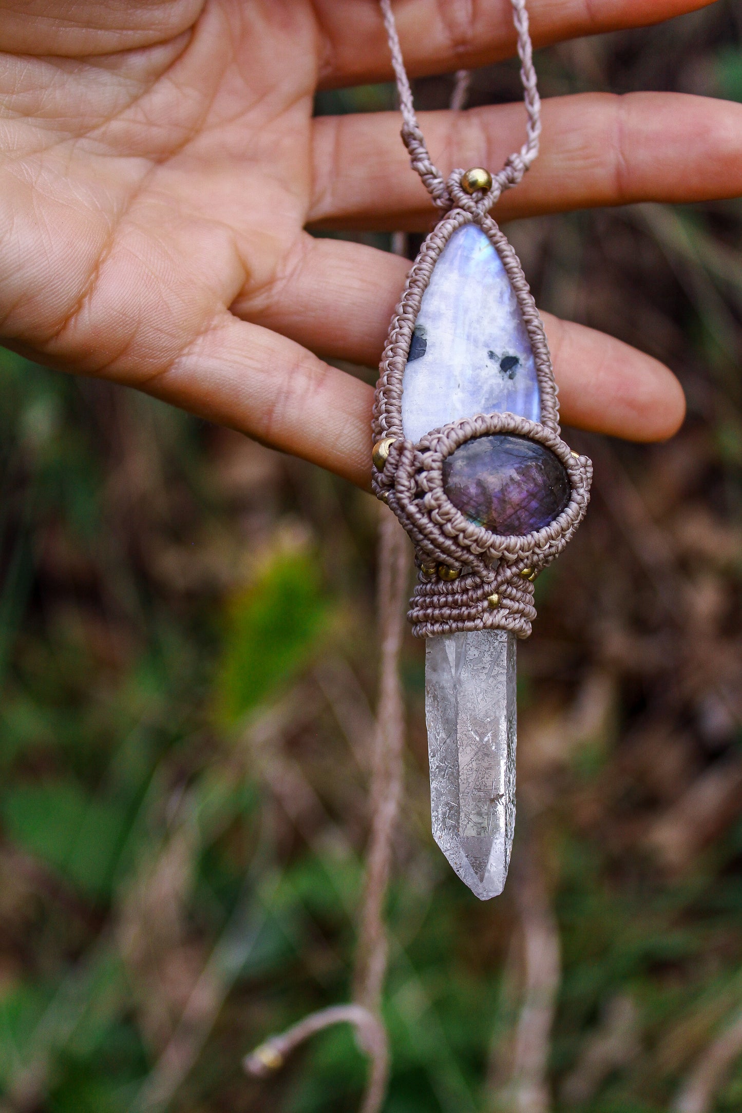 Macrame pendant | Labradorite, Moonstone & Quartz