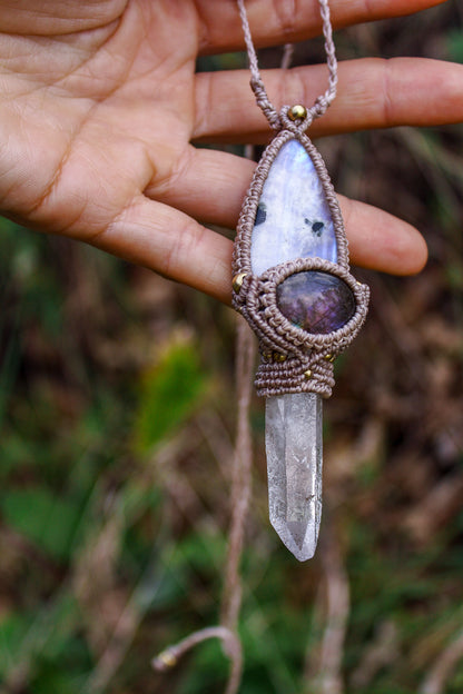 Macrame pendant | Labradorite, Moonstone & Quartz